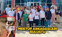 Mektup arkadaşları bir araya gelerek eğlendi