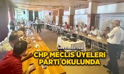 CHP meclis üyeleri parti okulunda