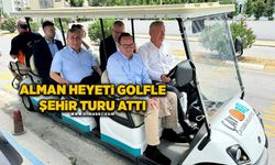 Belediye başkanı kullandığı golf ile misafirlerini gezdirdi