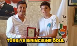 Belediye Başkanı Türkiye birincisini ödüllendirdi