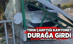 Tırın çarptığı kamyonet durağa girdi