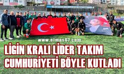 Futbolcular ve teknik heyet Cumhuriyeti böyle kutladı