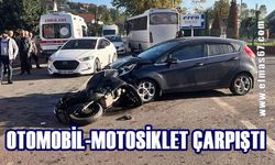 Motosiklet-otomobil çarpıştı!