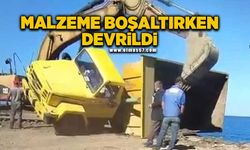 Boşaltım yapan kamyonet devrildi