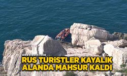 Rus turistler kayalık alanda mahsur kaldı