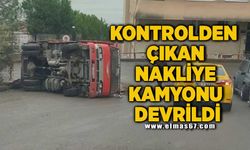 Kontrolden çıkan nakliye kamyonu devrildi