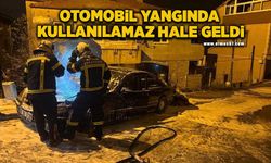 Park halindeki otomobil yanarak kullanılamaz hale geldi