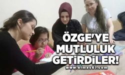 Özge'ye mutluluk getirdiler!