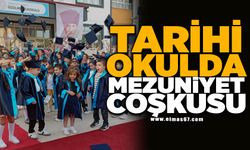 TARİHİ OKULDA MEZUNİYET COŞKUSU