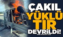 Devrilen çakıl yüklü tır alev aldı: 1 yaralı