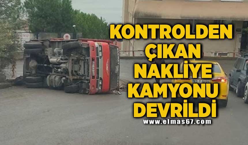 Kontrolden çıkan nakliye kamyonu devrildi