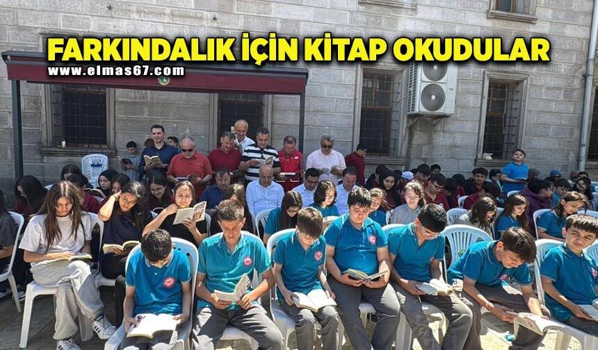 Farkındalık için açık havada kitap okudular