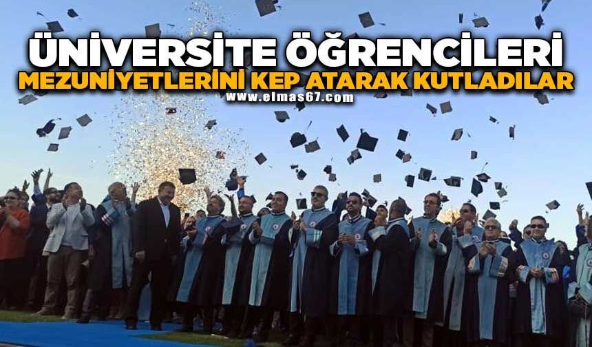 Devrek'te Üniversite öğrencileri mezuniyetlerini kep atarak kutladılar