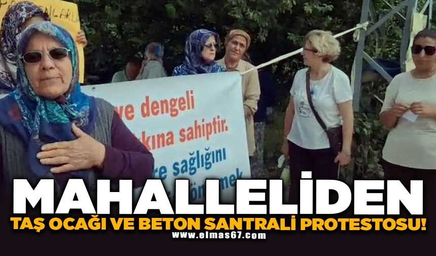 KAMYONLARIN GEÇTİĞİ YOLU TRAFİĞE KAPATTILAR
