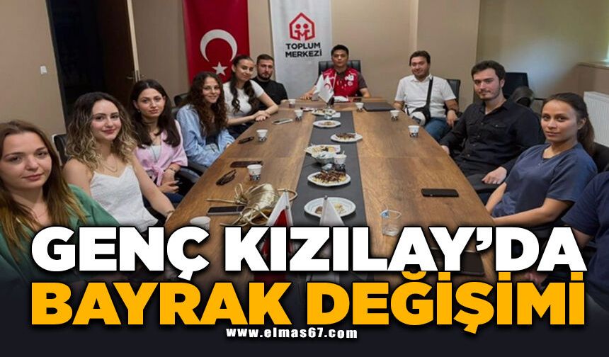 Genç Kızılay’da bayrak değişimi