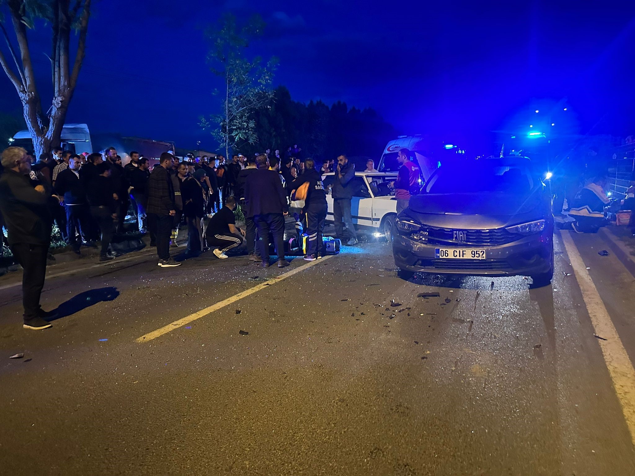 D-100'de feci kaza: 5'i çocuk 9 yaralı - Elmas Televizyonu - Zonguldak 'ın  Haber Kanalı | Zonguldak Haberleri