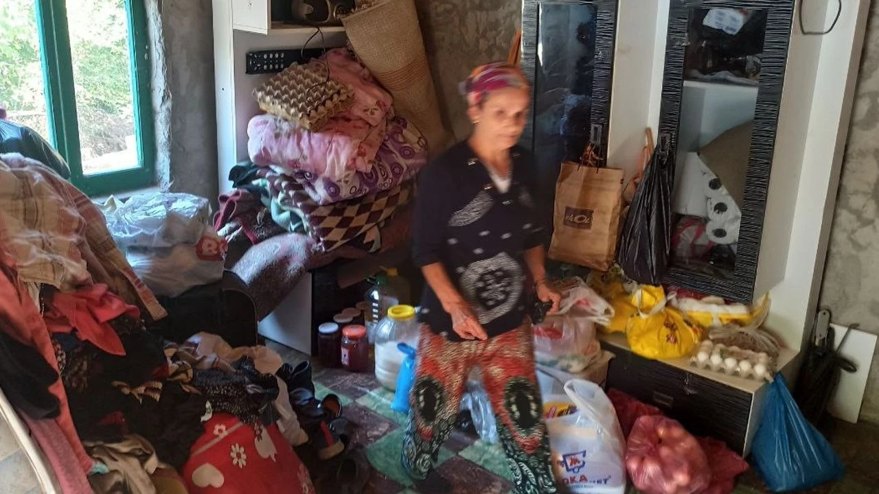 Cift Yikilmak Uzere Olan Evde Hayat Mucadelesi Veriyor